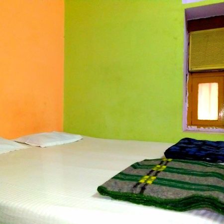 Yogi Lodge Varanasi Eksteriør billede