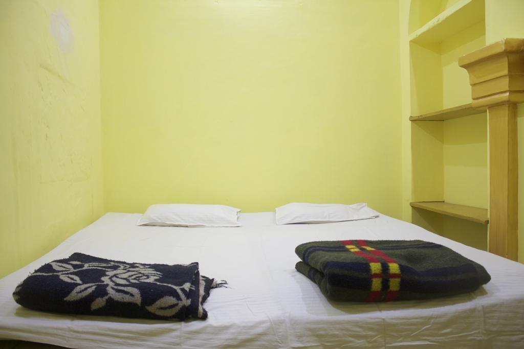 Yogi Lodge Varanasi Eksteriør billede