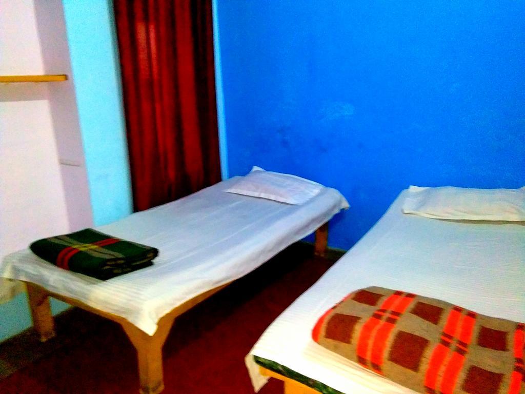 Yogi Lodge Varanasi Eksteriør billede
