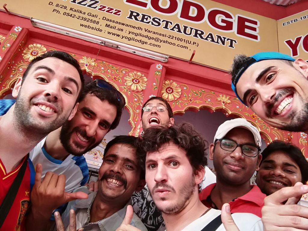 Yogi Lodge Varanasi Eksteriør billede