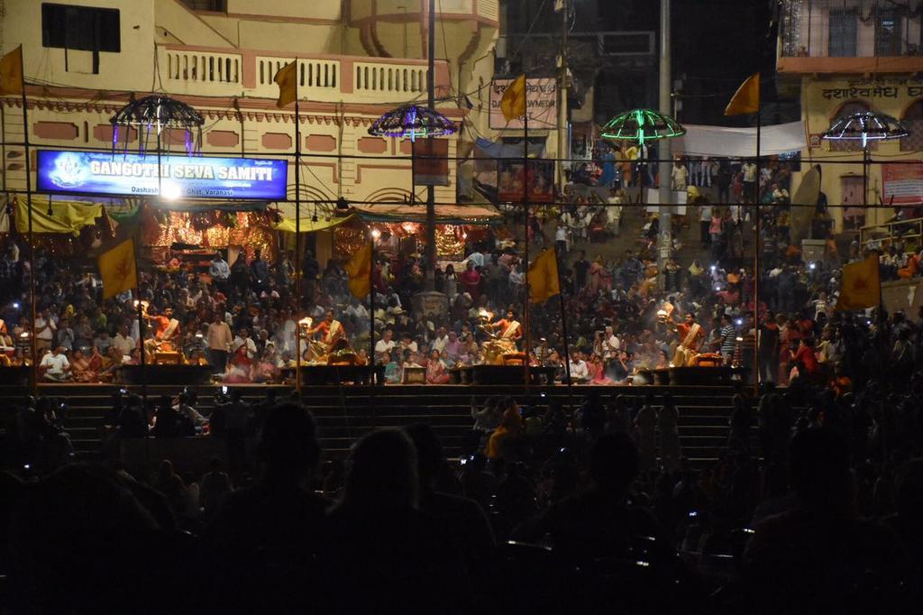 Yogi Lodge Varanasi Eksteriør billede