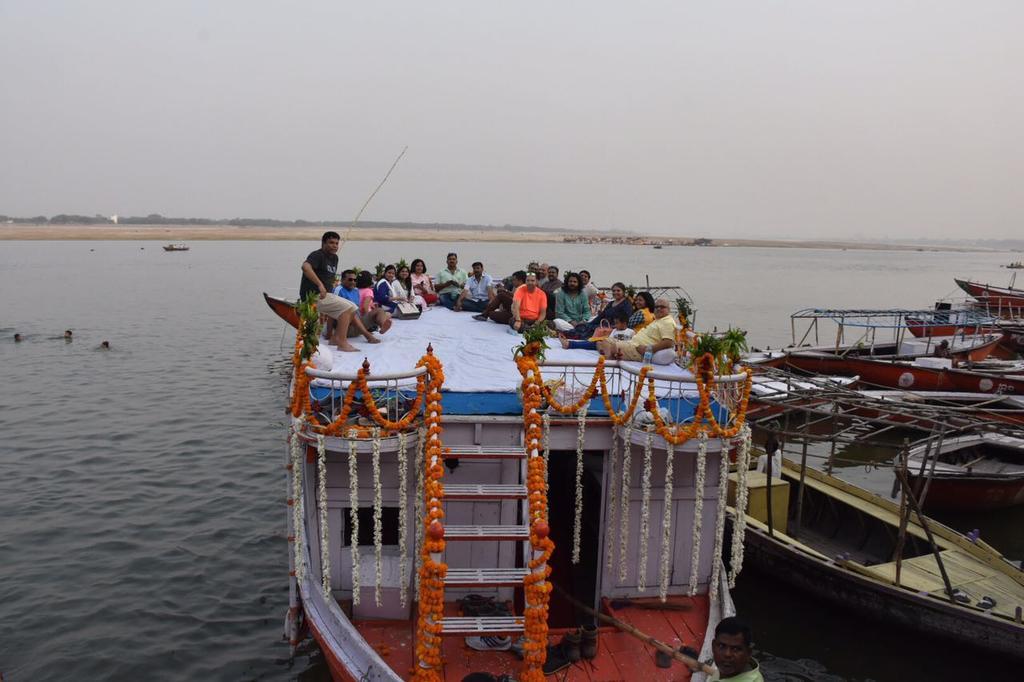 Yogi Lodge Varanasi Eksteriør billede